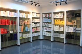 曲光包裝樣品室