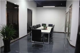 曲光包裝會(huì)議室