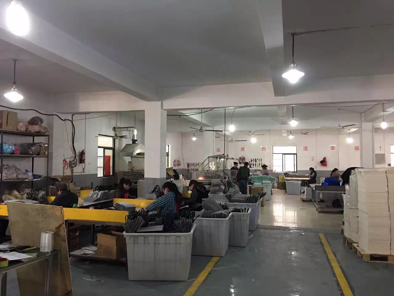 紙袋廠的車間照片 曲光包裝